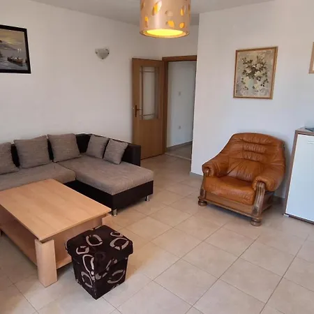 Apartman Nil 2b Near The Beach * 米利尼
