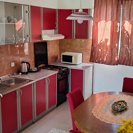 Apartman Nil 2b Near The Beach 公寓 米利尼